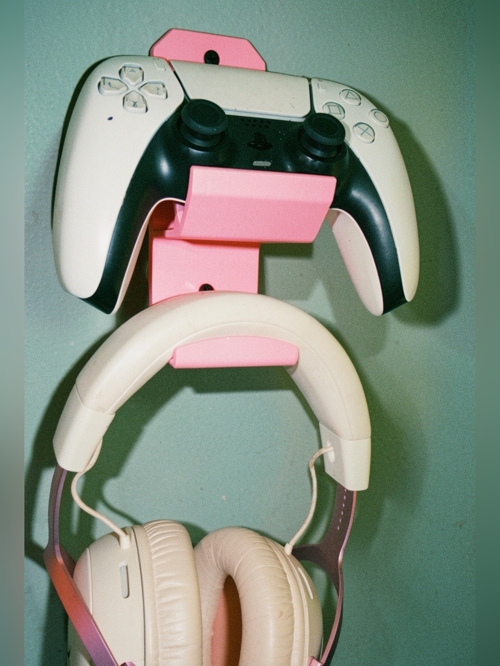 Controller and headphone wall holder